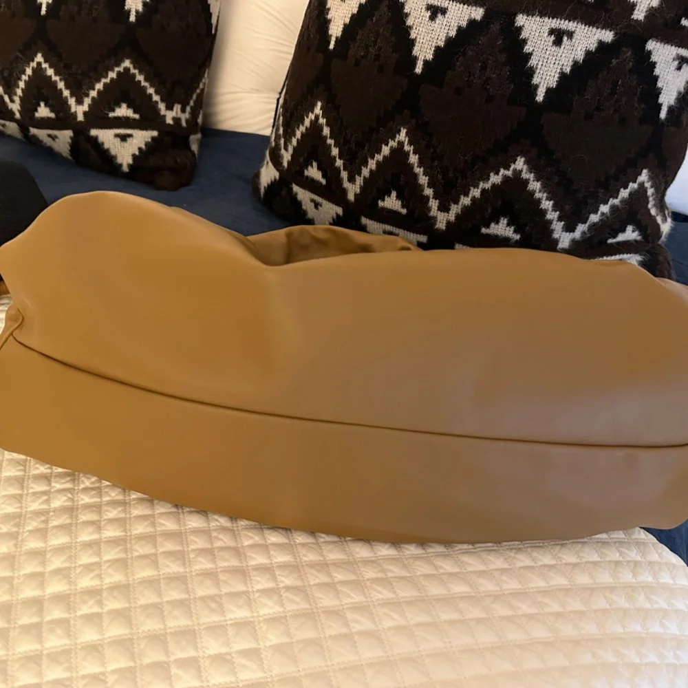 Bottega Veneta "The Pouch" BNWT - Picture 3 of 9